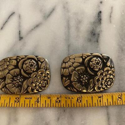 LOTJ21: Pair of Vintage Repousse Shoe Clips