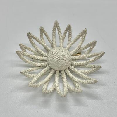 LOTJ35: Vintage "Crown" Trifari White Enamel Flower Brooch- Great condition!