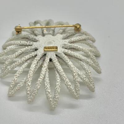 LOTJ35: Vintage "Crown" Trifari White Enamel Flower Brooch- Great condition!