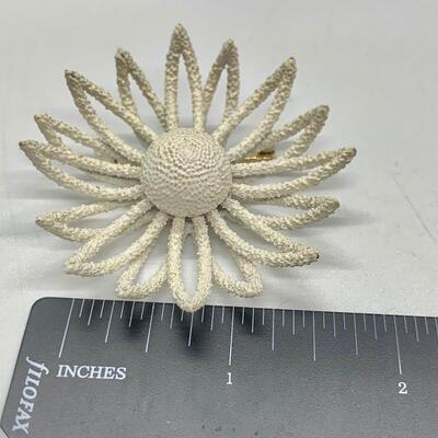 LOTJ35: Vintage "Crown" Trifari White Enamel Flower Brooch- Great condition!