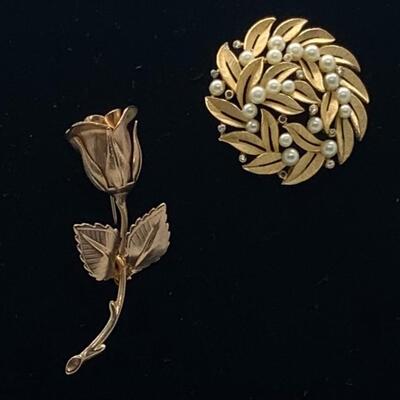 LOTJ38: Two Vintage Goldtone Brooches: The Giovanni Rose and Vintage "Crown" Trifari circular leaf and  faux pearl