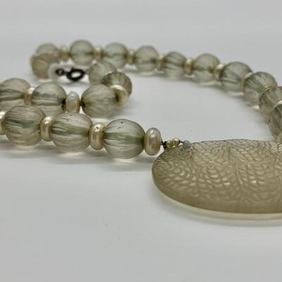 LOTJ39: Vintage 14" Beaded Pendant Choker