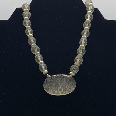LOTJ39: Vintage 14" Beaded Pendant Choker