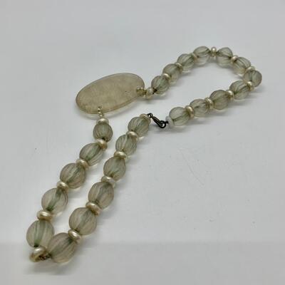 LOTJ39: Vintage 14" Beaded Pendant Choker