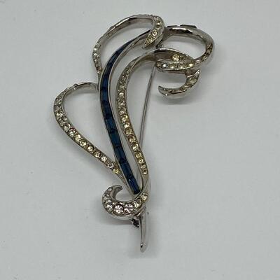 LOTJ47: Freeform Vintage Rhinestone Silvertone Brooch