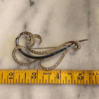 LOTJ47: Freeform Vintage Rhinestone Silvertone Brooch