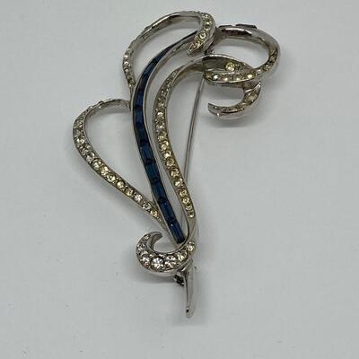 LOTJ47: Freeform Vintage Rhinestone Silvertone Brooch