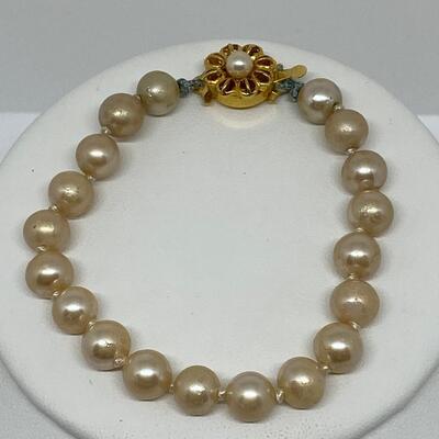 LOTJ49: Vintage Faux Pearl Necklace, Bracelet and Pierced Earrings