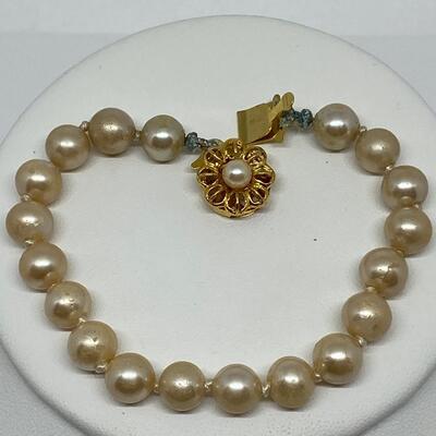 LOTJ49: Vintage Faux Pearl Necklace, Bracelet and Pierced Earrings