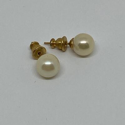 LOTJ49: Vintage Faux Pearl Necklace, Bracelet and Pierced Earrings