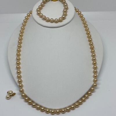 LOTJ49: Vintage Faux Pearl Necklace, Bracelet and Pierced Earrings