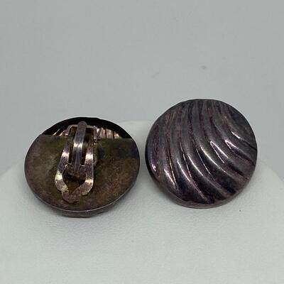 LOTJ65: Two Pair of Vintage Sterling Silver Earrings