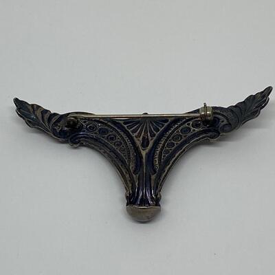 LOTJ66: Two Silvertone Vintage Brooches