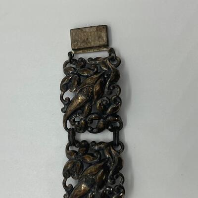 LOTJ81: Vintage Five-Panel Repousse Link Bracelet