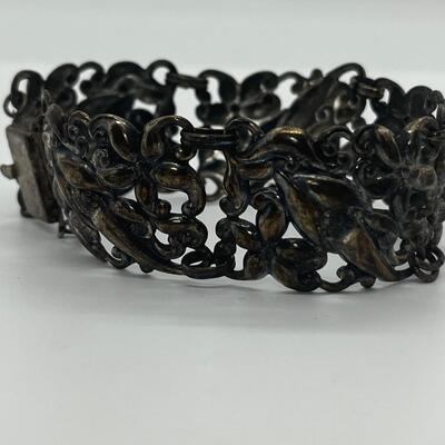 LOTJ81: Vintage Five-Panel Repousse Link Bracelet