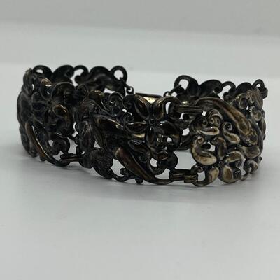 LOTJ81: Vintage Five-Panel Repousse Link Bracelet