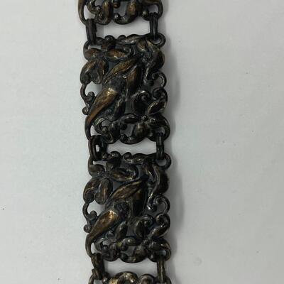 LOTJ81: Vintage Five-Panel Repousse Link Bracelet