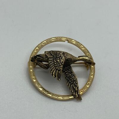LOTJ83: Four Vintage Brooches