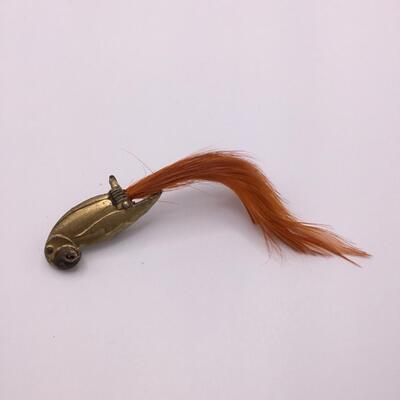 LOTJ122: Hallmarked Vintage Brass Parrot Brooch with Long Feather Tail