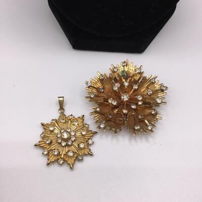 LOTJ134: Vintage Fashion Pin and Pendant
