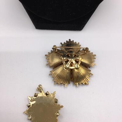 LOTJ134: Vintage Fashion Pin and Pendant