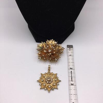 LOTJ134: Vintage Fashion Pin and Pendant