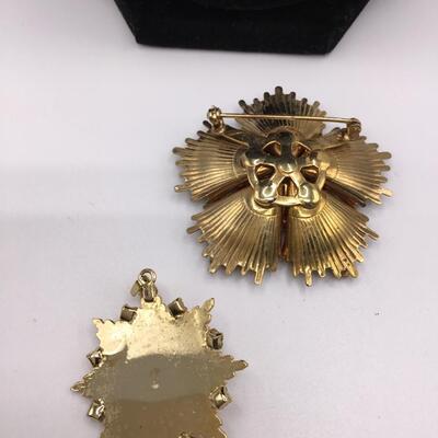 LOTJ134: Vintage Fashion Pin and Pendant