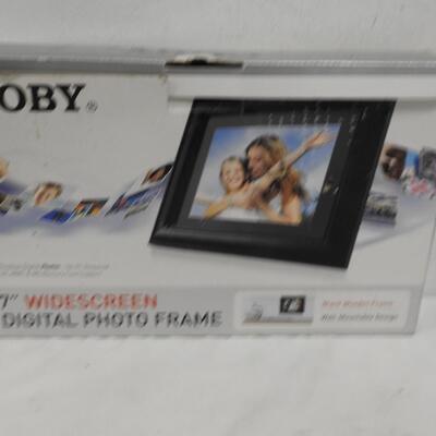 Coby 7" Widescreen Digital Photo Frame w/Adapter & Instructions, Like New, WORKS