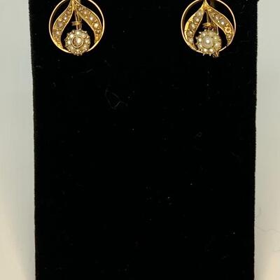 LOT:1: Vintage 14k Yellow Gold Seed Pearl Pierced Earrings
