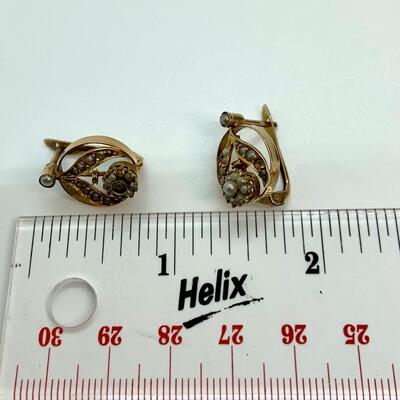 LOT:1: Vintage 14k Yellow Gold Seed Pearl Pierced Earrings
