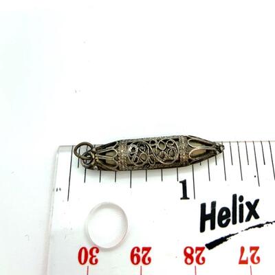 LOT:4: Vintage Sterling Silver Judaica Mezuzah Charm/Pendant