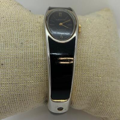 LOT:8: Sheraton 17 jewel Black Oval Face Enamel Watch