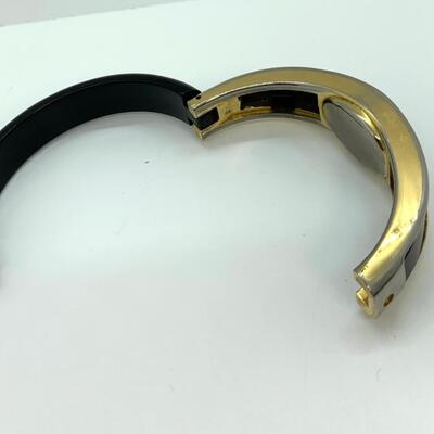 LOT:8: Sheraton 17 jewel Black Oval Face Enamel Watch