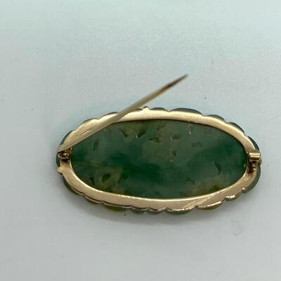 LOT:11: Vintage 14k Green Jade Brooch/Pin