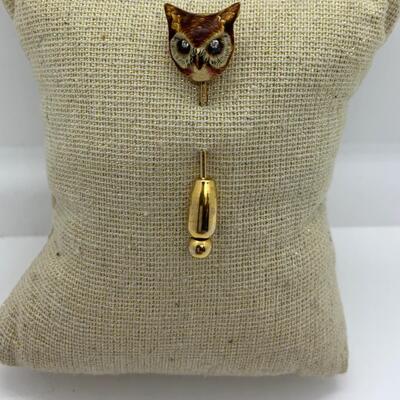 LOT:15: 14k Gold Brown Enamel  Owl Face Stick Pin with Diamond Chip eyes