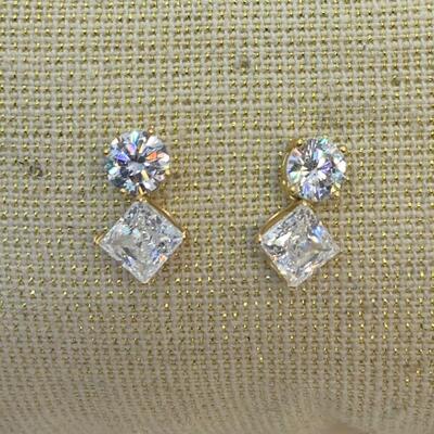 LOT:16: 18k over Sterling Silver 1 pair of Cubic Zirconia Stud Earrings ,no backs with 6 Cubic Zirconia Earring Danglers