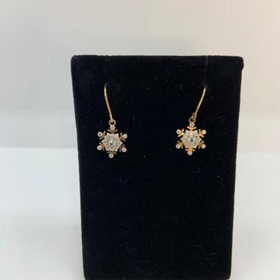LOT:20: Snowflake Pierced Earring Gold Vermeil with Diamond Chips