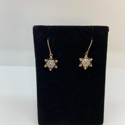 LOT:20: Snowflake Pierced Earring Gold Vermeil with Diamond Chips