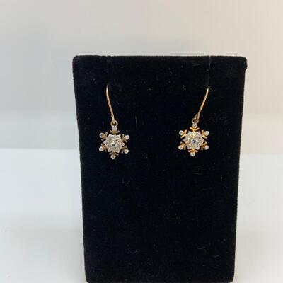 LOT:20: Snowflake Pierced Earring Gold Vermeil with Diamond Chips