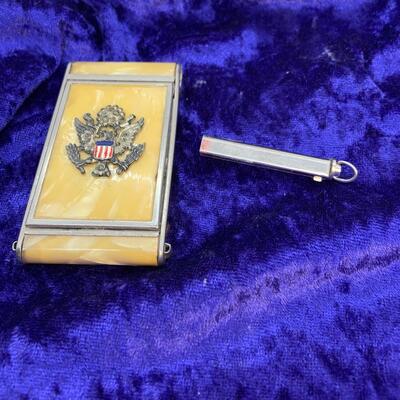 LOT:23: Vintage Makeup Powder Compact Case