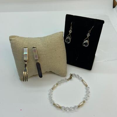 LOT:32: Freshwater Pearl 7â€ crystal Bracelet : Mother of Pearl 2â€ Fork and Knife Pin Set and 1 1/2 â€œ Drop Crystal Earrings