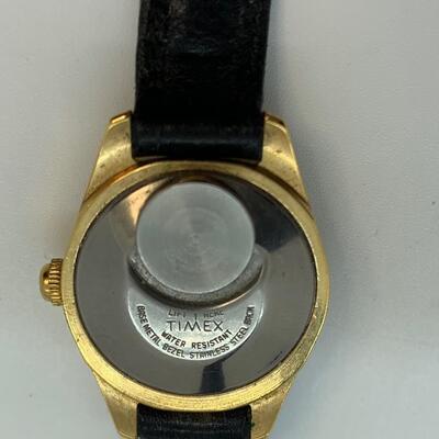 LOT:34: Timex Ladyâ€™s Electric Watch Black watchband