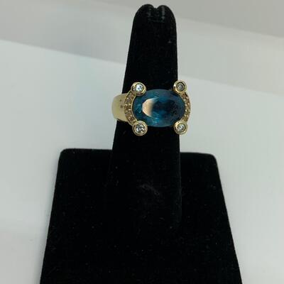 LOT:37: Thailand Blue Topaz Ring - 925 size 7.5