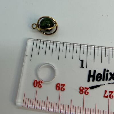LOT:38: Vintage Green Jade Ball Charm/Pendant