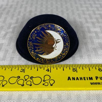 Round Gold Tone Enameled Sun & Moon Starry Night Pin Brooch