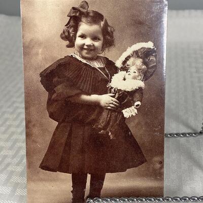 Set of 5 Unopened Theriault's the Dollmasters Vintage Photograph Postcards