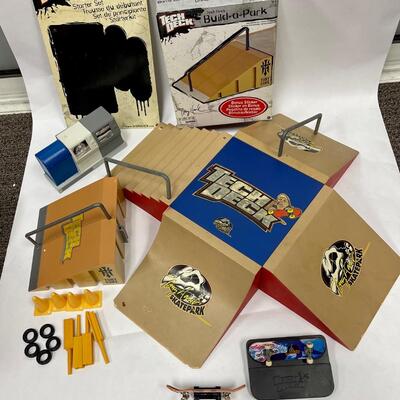 Retro Original Tony Hawk Tech Deck Skateboard Ramp Playset with Boards