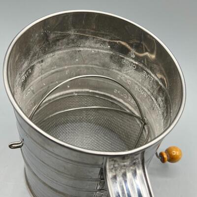 Metal Sifter and Measuring Cup Set
