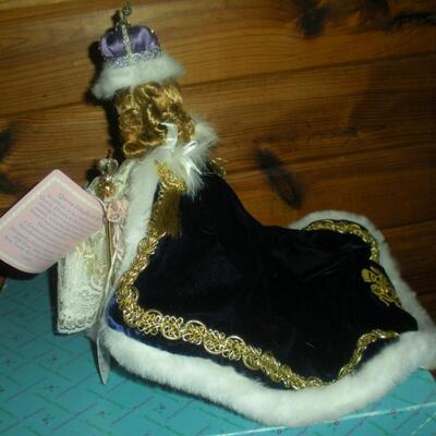 1992 Ltd. Production 8" Queen Elizabeth II Coronation Doll