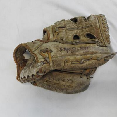 Ralph Terry Leather Baseball Mitt, Right Handed, Leather - Vintage